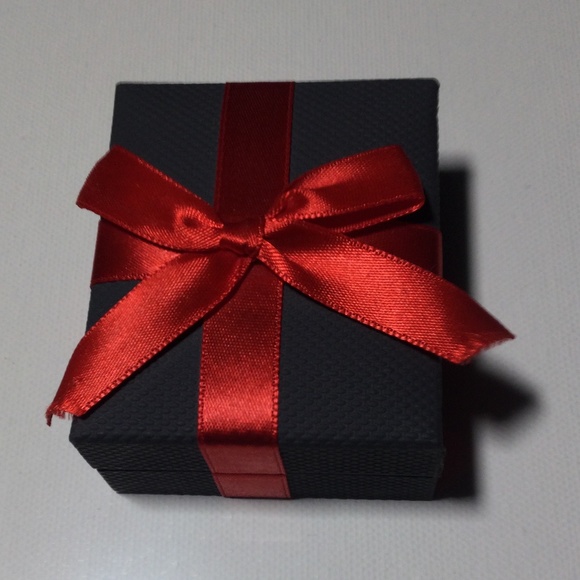 Cultured Freshwater Pearl Sterling Silver 8-9MM Earrings - Picture 6 of 7